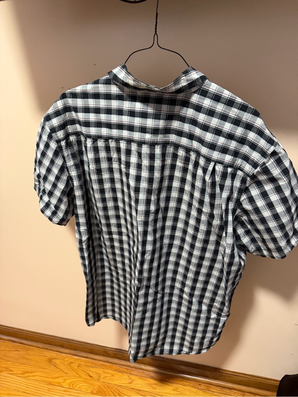 Carhartt Men’s Black & White Plaid Short-Sleeve Button-Down Shirt - Picture 2 of 2